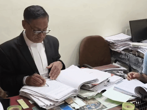 विशिष्ट लोक अभियोजक तरुण दास बैरागी ने बताया-अब तक 145 से ज्यादा दस्तावेज और सबूत अदालत में पेश किए हैं।