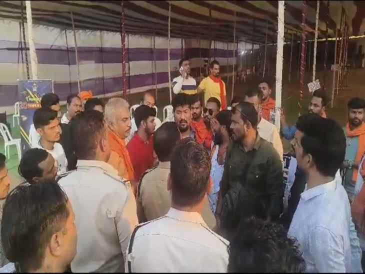 बिलासपुर में धर्मांतरण के आरोप को लेकर जमकर बवाल हो गया।