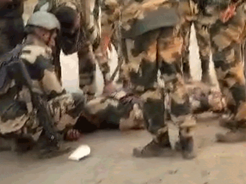 कुच घायल जवान बेहोश हो गए।