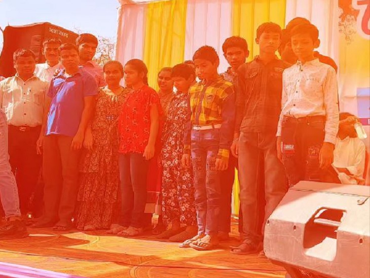 नेत्रहीन बच्चों के लिए मनाया गया फागुन महोत्सव