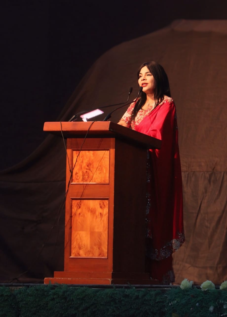 इस अवसर पर स्कूल की चेयरपर्सन, डॉ. जयश्री पेड़ीवाल ने एक शक्तिशाली संदेश के साथ मंच संभाला।