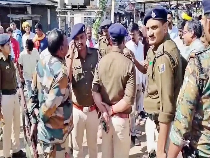 रोहतास पुलिस ने रेड कार्रवाई करके 41 लड़कियों को छुड़वाकर NGO के पास रखवाया है।