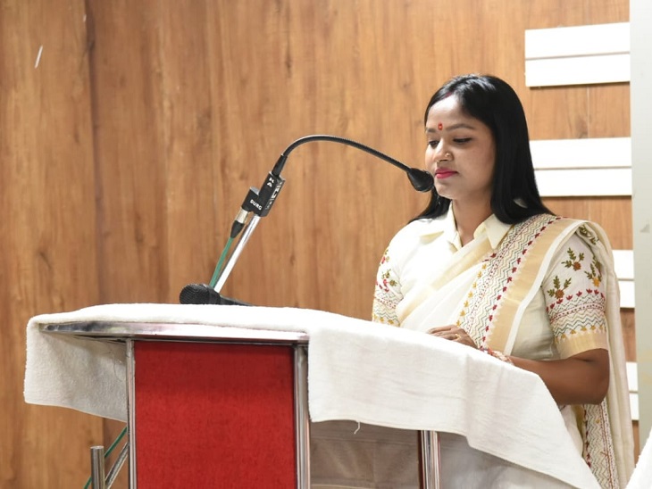 सरस्वती बंजारे, अध्यक्ष जिला पंचायत दुर्ग - Dainik Bhaskar