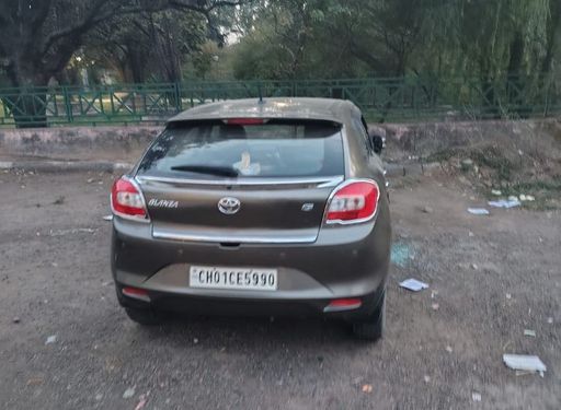 इस कार में मिला था महिला कॉन्स्टेबल का शव।