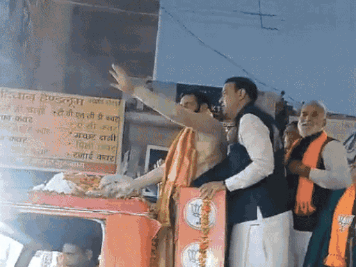 ਮੁੱਖ ਮੰਤਰੀ ਨਬੀ ਸਿੰਘ ਸੈਣੀ ਨੇ ਗੁਰੂਗ੍ਰਾਮ ਵਿੱਚ ਭਾਜਪਾ ਦੇ ਮੇਅਰ ਉਮੀਦਵਾਰ ਰਾਜ ਰਾਣੀ ਮਿਰੌਤਰਾ ਦੇ ਪੱਖ ਵਿੱਚ ਇੱਕ ਰੋਡ ਕੀਤਾ.