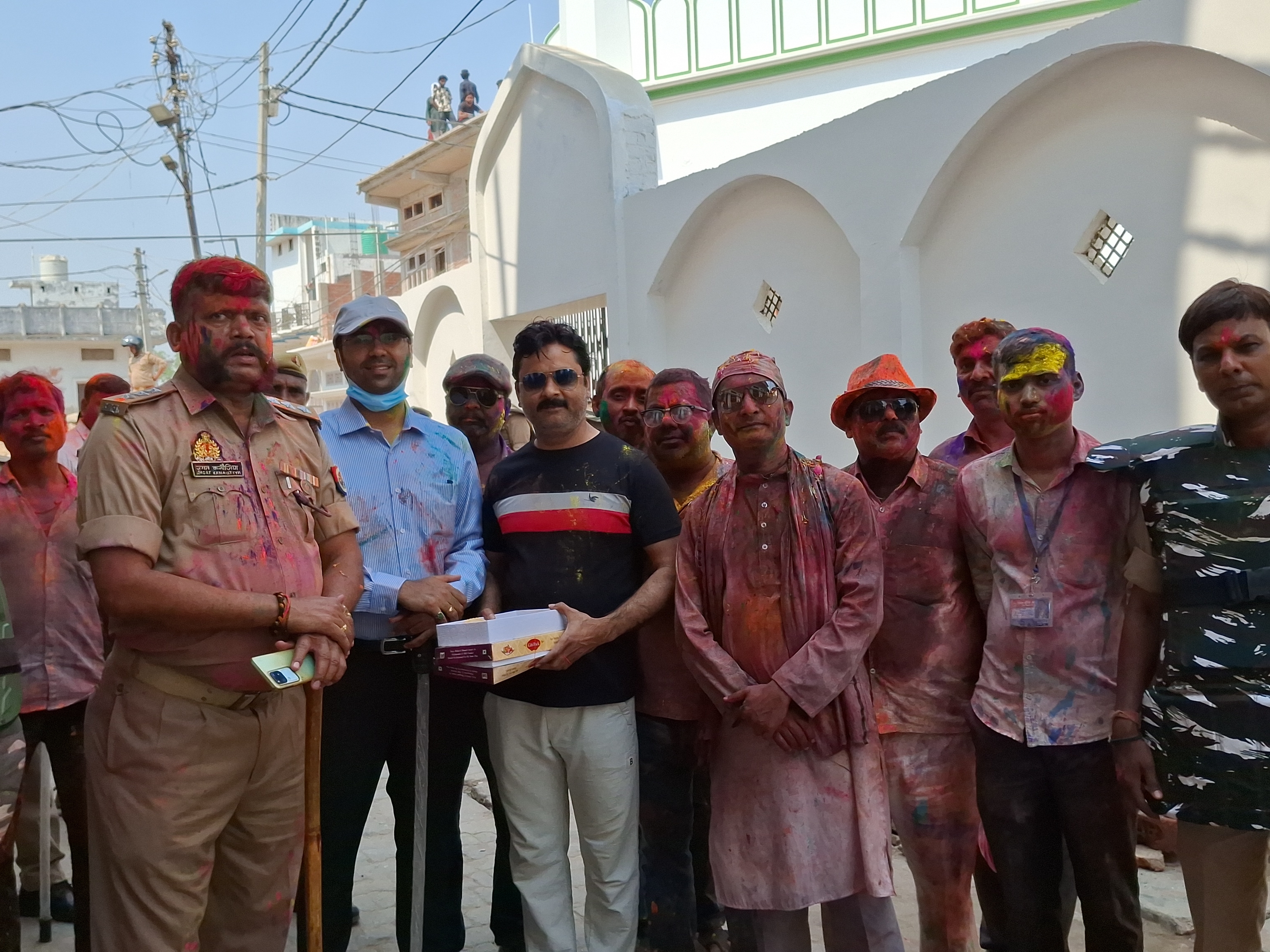 Pyaro Chachar Muslim community welcomed Chachar Yatra in Barabanki with flowers and ...