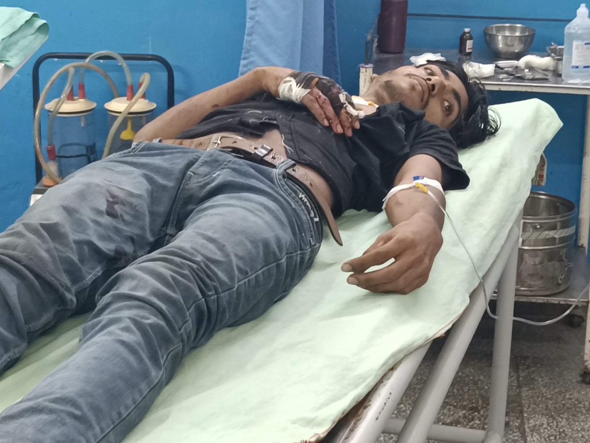 हादसे में घायल ऋतिक।