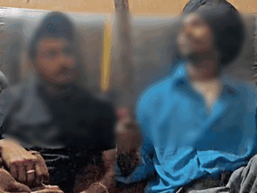 ਤਲਵਾਰ ਨਾਲ ਵੀਡੀਓ ਬਣਾਉਣਾ. ਯੁਵਾ.