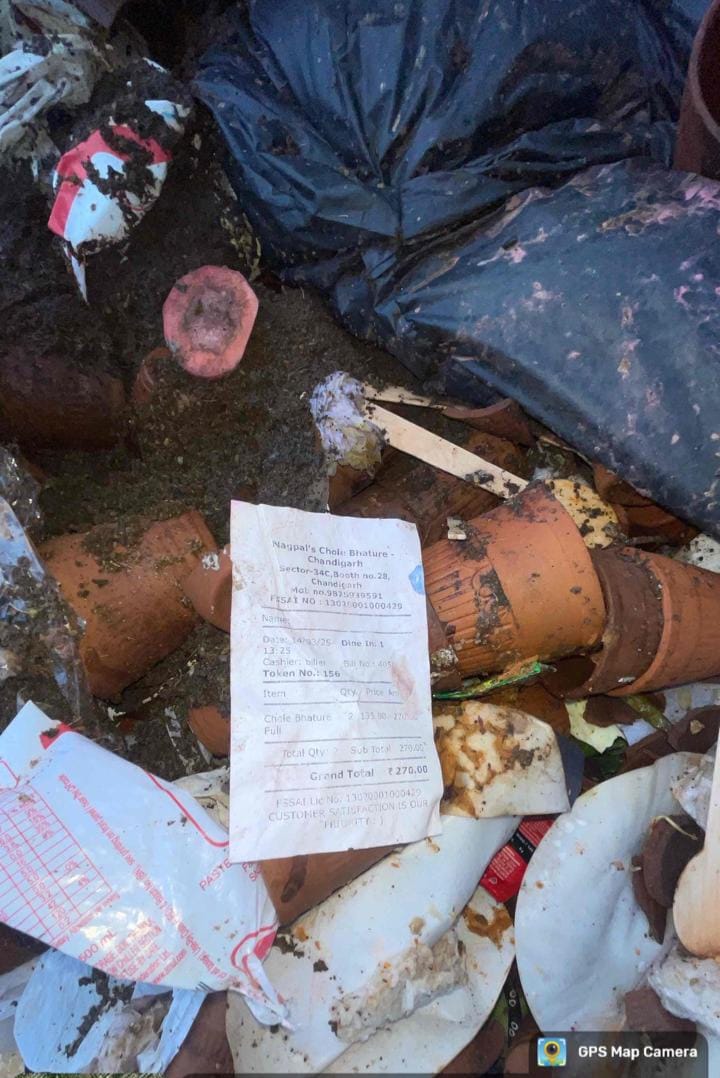 गंदगी फैलाने पर हुई कार्रवाई।