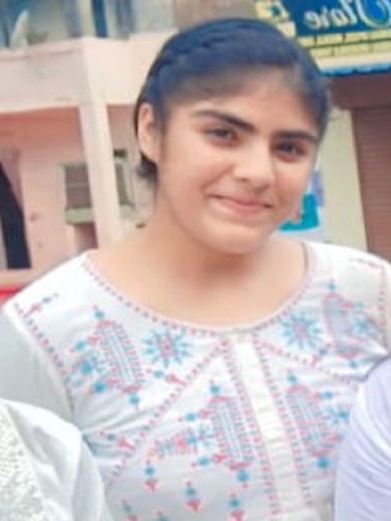 इकलौती बेटी थी ऋचा