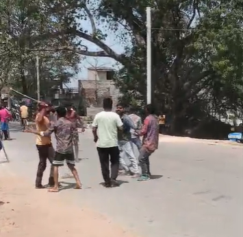 रंग लगाने को लेकर दो पक्षों में मारपीट