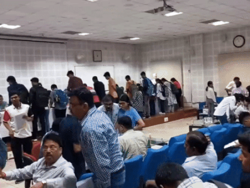 पीएचडी के लिए छात्रों ने दिया था इंटरव्यू अब आयेगा रिजल्ट।