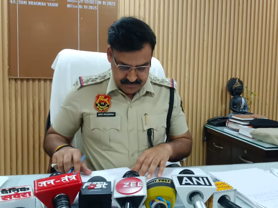 ਪੁਲਿਸ ਅਧਿਕਾਰੀ ਜਾਣਕਾਰੀ ਦੇਣ