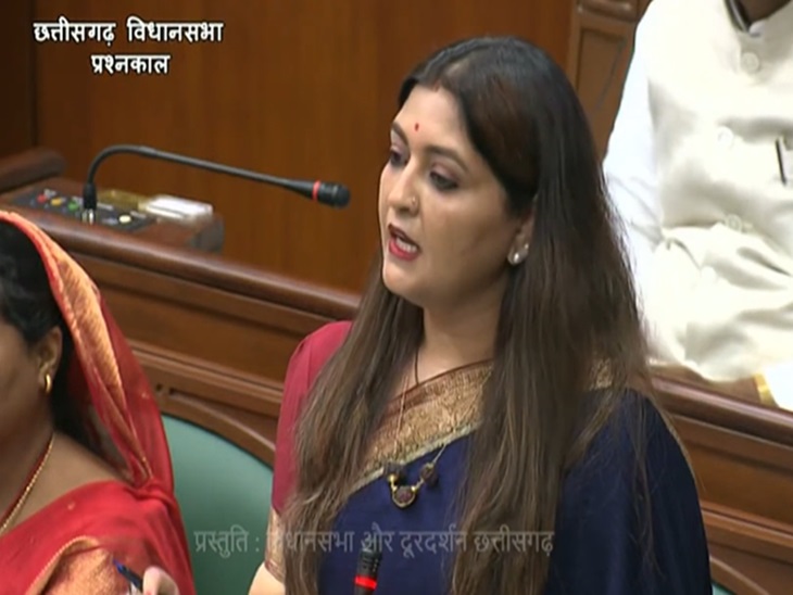 भावना बोहरा ने रायपुर के आयुर्वेदिक कॉलेज में सैक्सुअल हैरेसमेंट का मुद्दा उठाया।