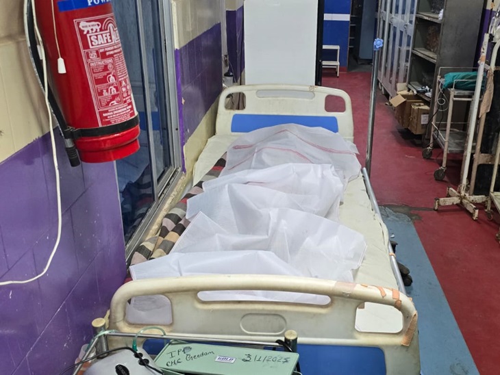 रोंजे गांव से मरीज को गीदम अस्पताल लाया गया था जहां इलाज के दौरान उसकी मौत हो गई।