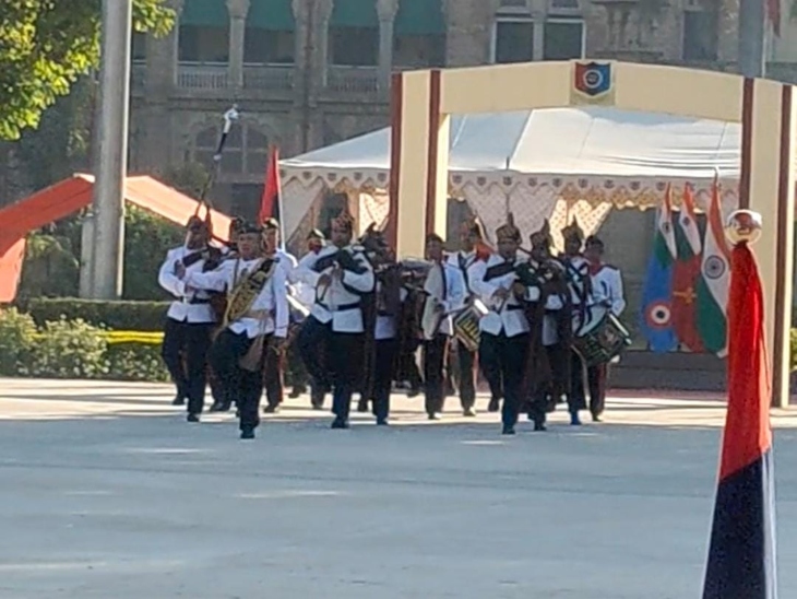 एनसीसी का बैंड प्रदर्शन करते हुए