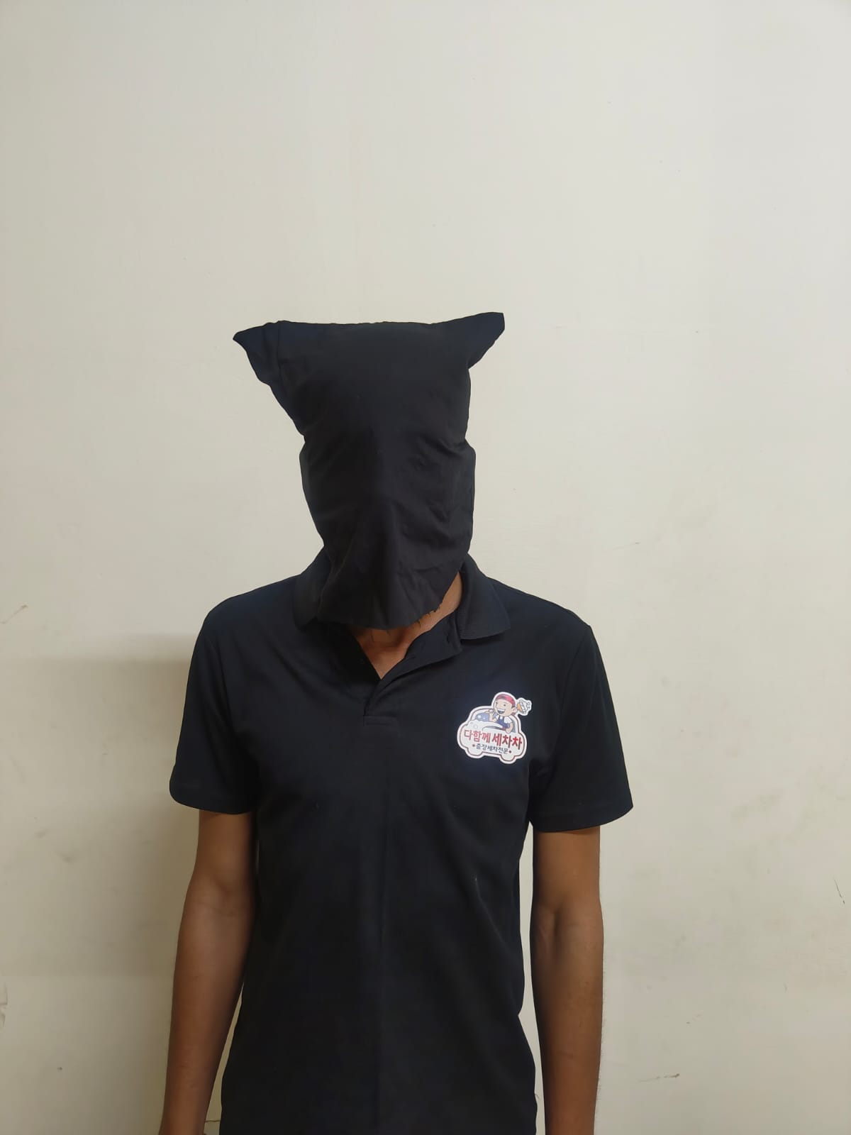 ਟੇਕਿਚੰਦ ਉਰਫ ਮੁਹਿੰਮ ਨੂੰ ਗੁਰੂਗ੍ਰਾਮ ਵਿੱਚ ਸ਼ਰਾਬ ਦੇ ਕਾਰੋਬਾਰੀ ਨੂੰ ਮਾਰਨ ਦੇ ਦੋਸ਼ ਵਿੱਚ ਗ੍ਰਿਫਤਾਰ ਕੀਤਾ ਗਿਆ ਸੀ.