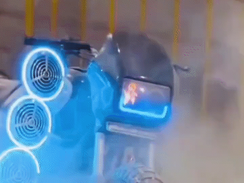 ਮਾਂਚਲ ਨੰਬਰ 12 ਵਿਚ ਅੱਗ ਬੁਝਾਉਣ ਵਾਲੇ ਡਿਵਾਈਸ ਨਾਲ ਸਾਈਕਲ 'ਤੇ ਛਿੜਕਾਅ ਕਰਨਾ