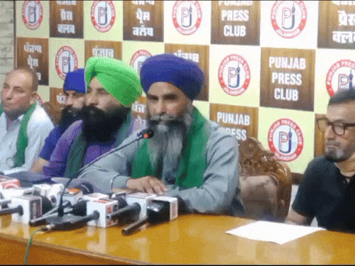 ਮਾਮਲੇ ਦੀ ਜਾਣਕਾਰੀ ਦੇਣ ਵਾਲੇ ਕਿਸਾਨ ਨੇਤਾ.