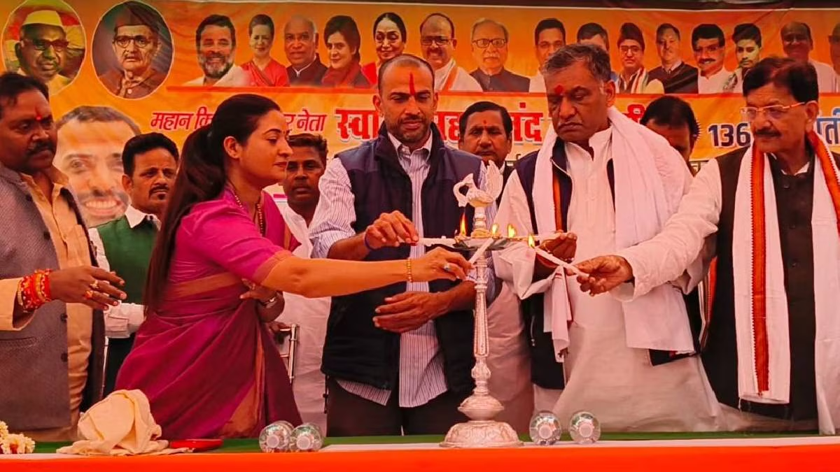 नए प्रभारी कृष्णा अल्लावरु के आने के बाद पार्टी की गतिविधियों में बढ़ोतरी हुई है। हर कार्यक्रम में अखिलेश सिंह मंच साझा करते दिखे हैं।