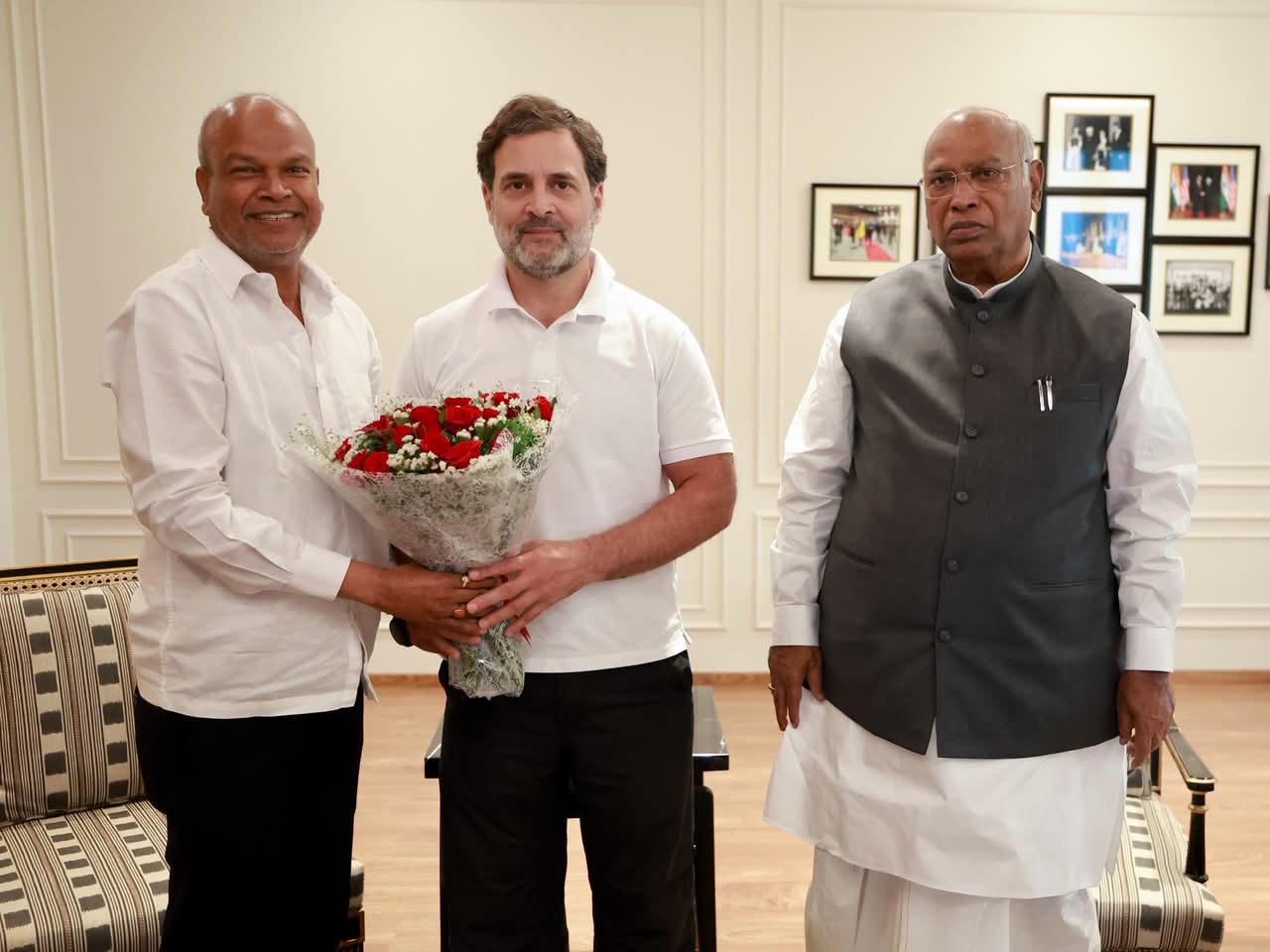 प्रदेश अध्यक्ष बनने के बाद बुधवार को दिल्ली में राजेश राम ने कांग्रेस अध्यक्ष खड़गे और राहुल गांधी से मुलाकात की।