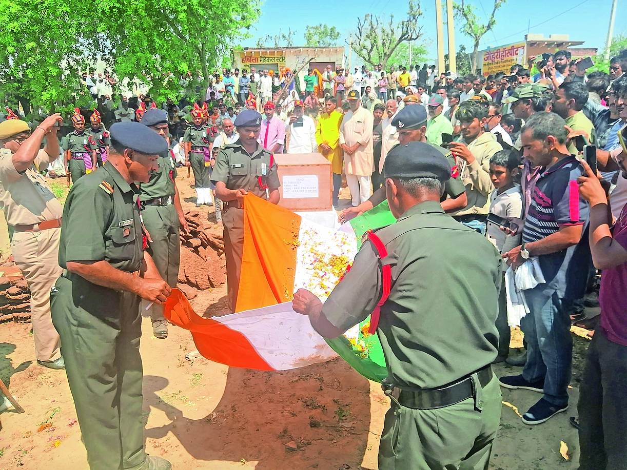 The family agreed after the SP's assurance that the commando's funeral ...