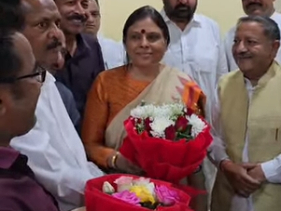 ਰਾਜ ਦੇ ਜਨਰਲ ਸਕੱਤਰ ਡਾ. ਅਰਚਾਣਾ ਗੁਪਤਾ ਦਾ ਸਵਾਗਤ ਕਰਨ ਵਾਲਾ ਰਾਜ ਦੇ ਜਨਰਲ ਸਕੱਤਰ ਡਾ: ਅਰਚਾਣਾ ਗੁਪਤਾ.