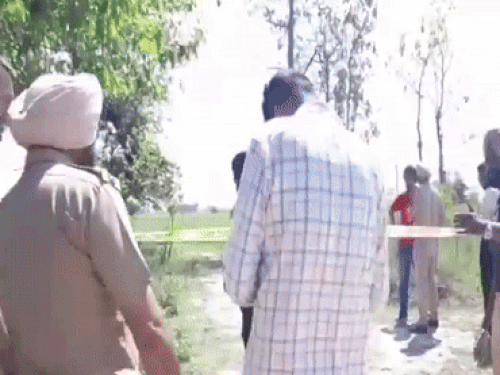 ਪੁਲਿਸ ਮੌਕੇ 'ਤੇ ਪੜਤਾਲ ਕਰ ਰਹੀ ਹੈ.