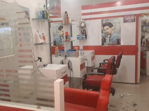 ਬੁਆਏਸ਼ੀਅਨ ਉਰਮਿਲਾ ਫਾਇਰਿੰਗ ਸਮੇਂ ਇੱਥੇ ਕੰਮ ਕਰ ਰਹੇ ਸਨ.