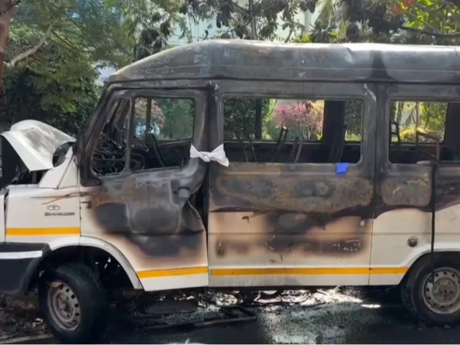 ਦੋਸ਼ੀ ਡਰਾਈਵਰ ਨੇ ਜਨਾਰਦਨ ਹੇਬਬਰਦੇਕਰ ਦਾ ਕੁਝ ਕਰਮਚਾਰੀਆਂ ਨਾਲ ਝਗੜਾ ਕੀਤਾ ਅਤੇ ਬਦਲਾ ਲੈਣਾ ਚਾਹੁੰਦੇ ਸੀ. - ਡੈਨਿਕ ਭਾਸਕਰ