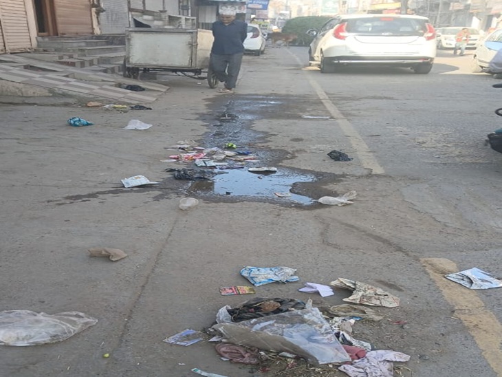 ਵਾਰਡ 21 ਦੀ ਇਹ ਫੋਟੋ ਸ਼ਿਕਾਇਤ ਪੱਤਰ ਨਾਲ ਮੁੱਖ ਮੰਤਰੀ ਨੂੰ ਭੇਜੀ ਗਈ ਹੈ.