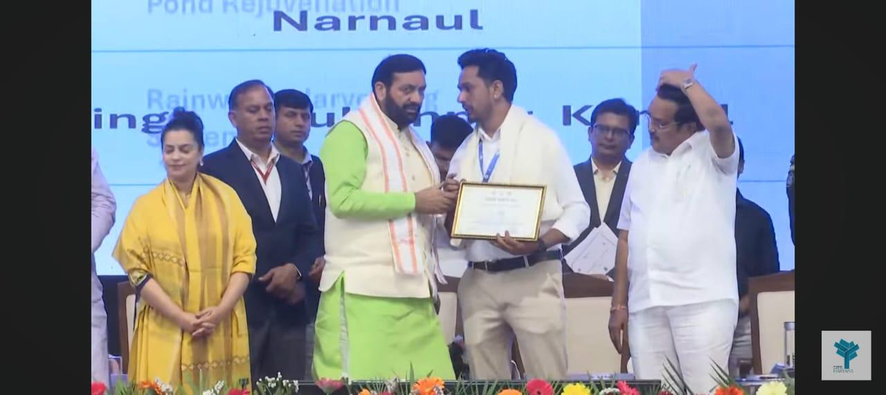 ਮੁੱਖ ਮੰਤਰੀ ਸਰਪੰਚ ਨੂੰ ਵਧਾਈ