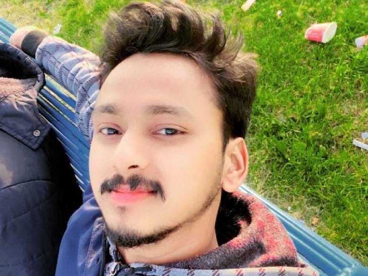 लंदन में 2024 में ली गई यह सौरभ की तस्वीर है। यह उसने अपने सोशल अकाउंट पर पोस्ट की थी।