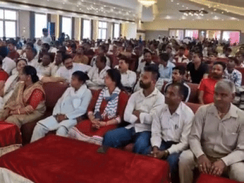 ਪ੍ਰੋਗਰਾਮ ਵਿੱਚ ਬਿਹਾਰ ਦੇ ਮੂਲ ਦੇ ਲੋਕ ਮੌਜੂਦ.