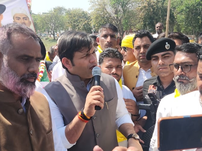 ਮੀਟਿੰਗ ਨਾਲ ਸਬੰਧਤ ਹੁੰਦਿਆਂ ਗੌਰਵ ਗੌਤਮ ਮੰਤਰੀ ਗੌਰਵ ਗੌਤਮ ਮੰਤਰੀ.