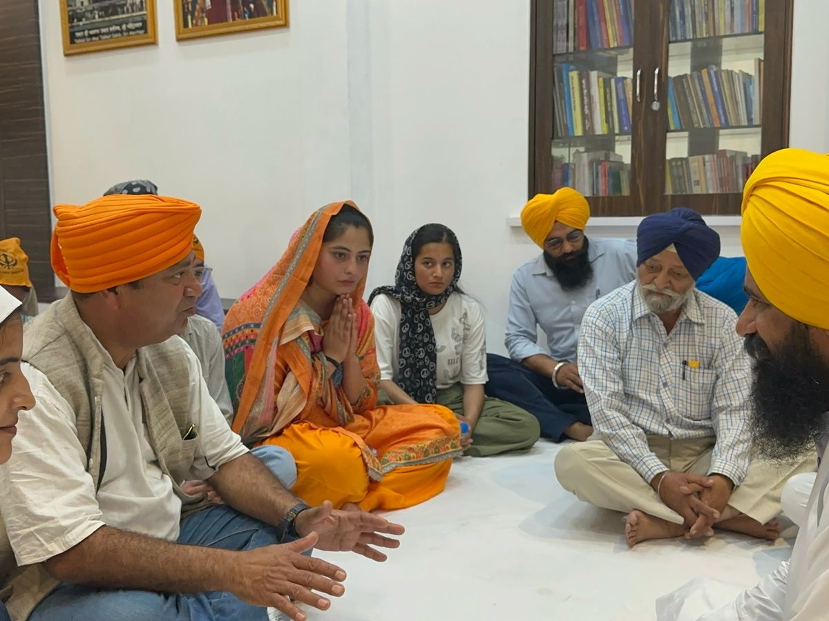 अमृतसर पहुंचे हमीरपुर के स्टूडेंट और टीचर। - Dainik Bhaskar