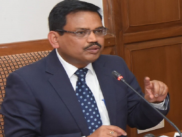 पंजाब के चीफ सेक्रेटरी केएपी सिन्हा। - Dainik Bhaskar