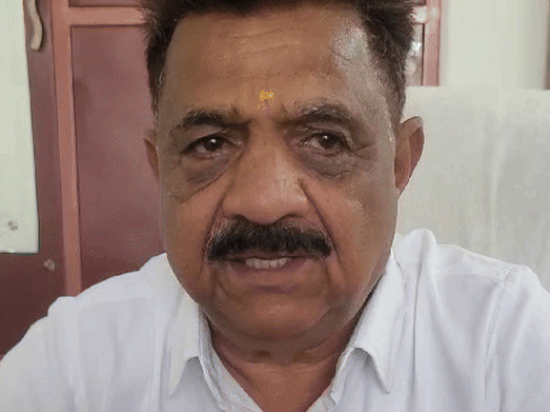 पूर्व पार्षद नरेंद्र शर्मा निंदी।