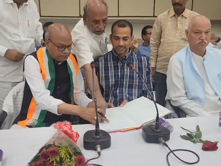 सोमवार (24 मार्च) को पटना में बिहार कांग्रेस के बड़े नेताओं की मीटिंग हुई थी।