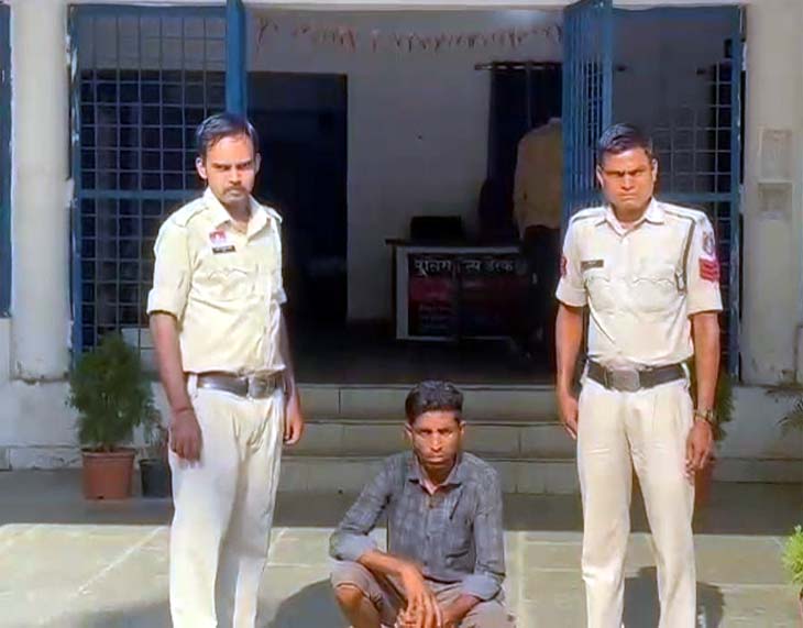 घटना के बाद पुसौर पुलिस ने आरोपी पति को गिरफ्तार कर लिया