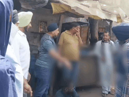 ਮੁਲਜ਼ਮ ਲੋਕਾਂ ਨੇ ਗ੍ਰਿਫਤਾਰ ਕੀਤੇ.