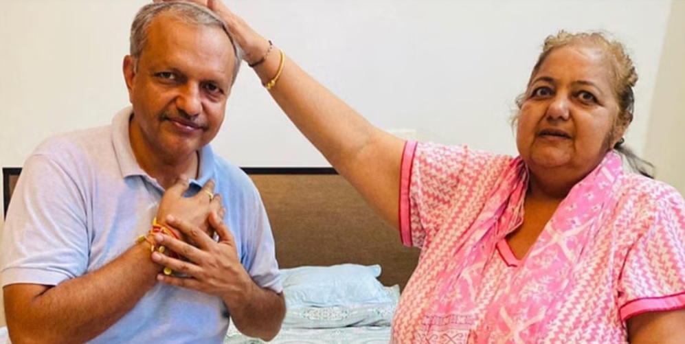 ਉਸ ਦੀ ਵੱਡੀ ਭੈਣ ਹਾਹਾ ਕਦੀਅਨ ਨੇ ਵਿਧਾਇਕ ਸਤਪਾਲ ਸੰਗਵਾਨ ਦੇ ਸਿਰ 'ਤੇ ਆਪਣਾ ਹੱਥ ਰੱਖੇ. ਉਹ ਸੇਵਾਮੁਕਤ ਅਧਿਆਪਕ ਸੀ. ਉਹ ਪਿਤਾ ਸਤਪਾਲ ਸੰਗਵਾਨ ਦੀ ਦੇਖਭਾਲ ਕਰਨ ਲਈ ਆਈ. ਉਹ ਕਰਨਾਲ ਵਿਚ ਰਹਿੰਦੀ ਸੀ. ਉਸਦਾ ਪਤੀ ਸੇਵਾਮੁਕਤ ਕਰਨਲ ਹੈ. ਸਾਬਕਾ ਮੰਤਰੀ ਦੇ 3 ਬੱਚੇ ਸਨ, ਜਿਸ ਵਿੱਚ ਦੂਜੀ ਧੀ ਸੁਭਾਨ ਅਤੇ ਫਿਰ ਬੇਟੇ ਸੁਨੀਲ ਸੰਗਵਾਨ ਸ਼ਾਮਲ ਸਨ.