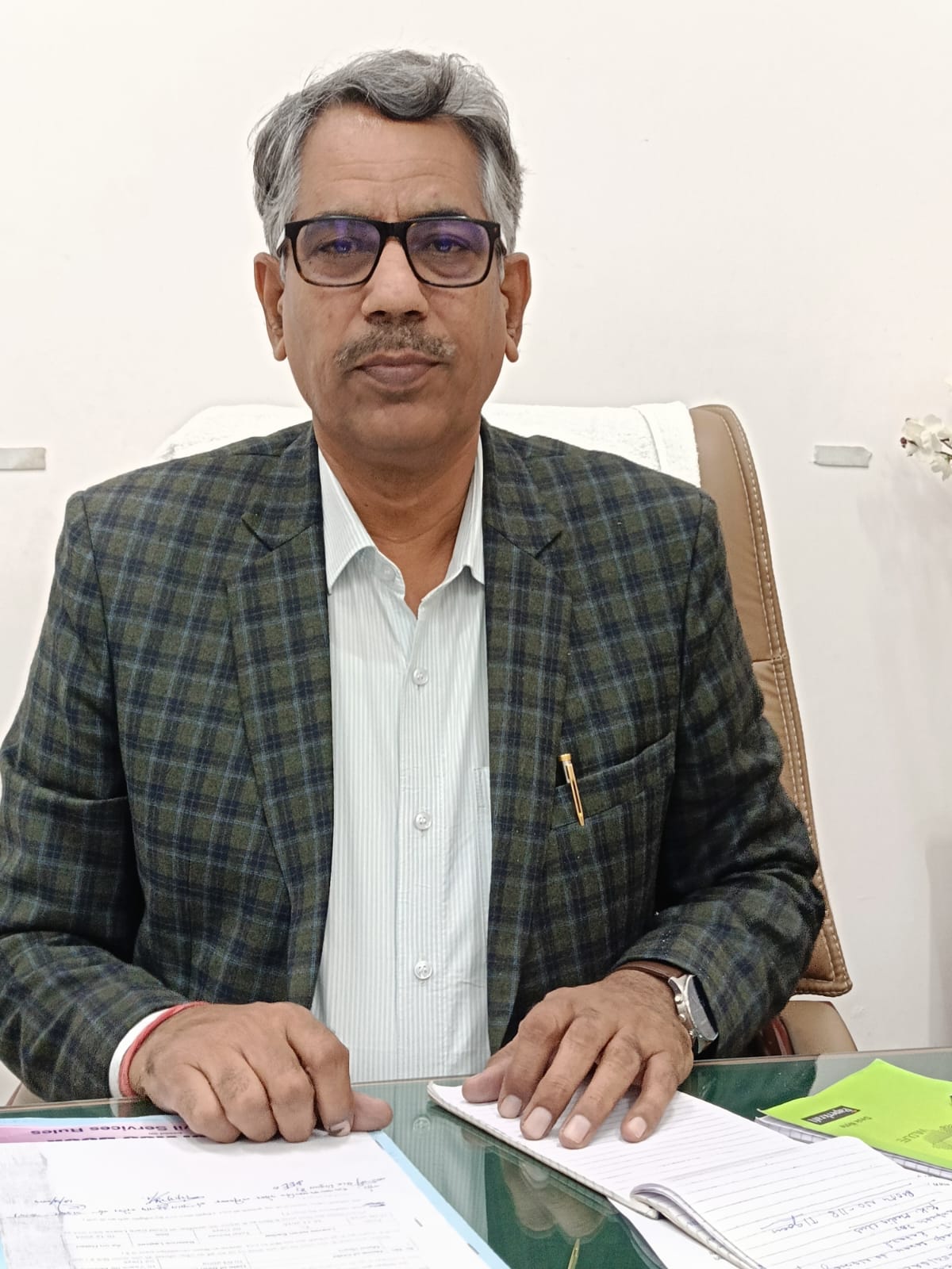 ਜ਼ਿਲ੍ਹਾ ਸਿੱਖਿਆ ਅਫਸਰ ਅਜੀਤ ਸ਼ੇਫਰ