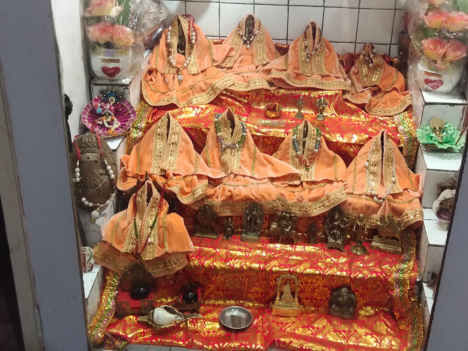 ਅਸ਼ਤਧੂ ਦੀ ਮਾਂ ਦੁਰਗਾ ਦੀ ਮੂਰਤੀ