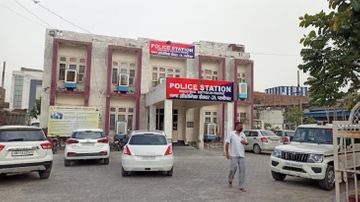 ਸੈਕਟਰ 29 ਪੁਲਿਸ ਸਟੇਸ਼ਨ ਨੇ ਕੇਸ ਦਰਜ ਕੀਤਾ ਹੈ ਅਤੇ ਖੇਤਰ ਦੇ ਸੀਸੀਟੀਵੀ ਦੀ ਜਾਂਚ ਸ਼ੁਰੂ ਕਰ ਦਿੱਤੀ ਹੈ.