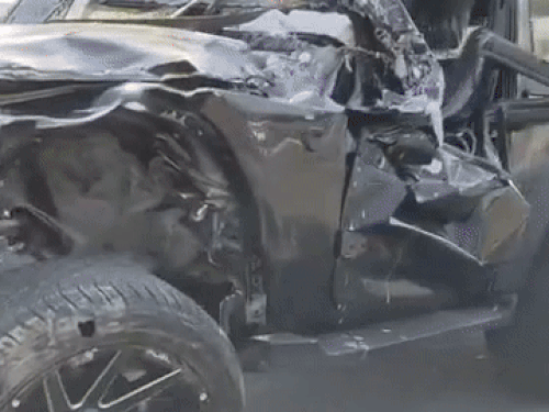 ਹਾਦਸੇ ਵਿੱਚ ਥਰ ਕਾਰ ਖਰਾਬ ਹੋਈ.