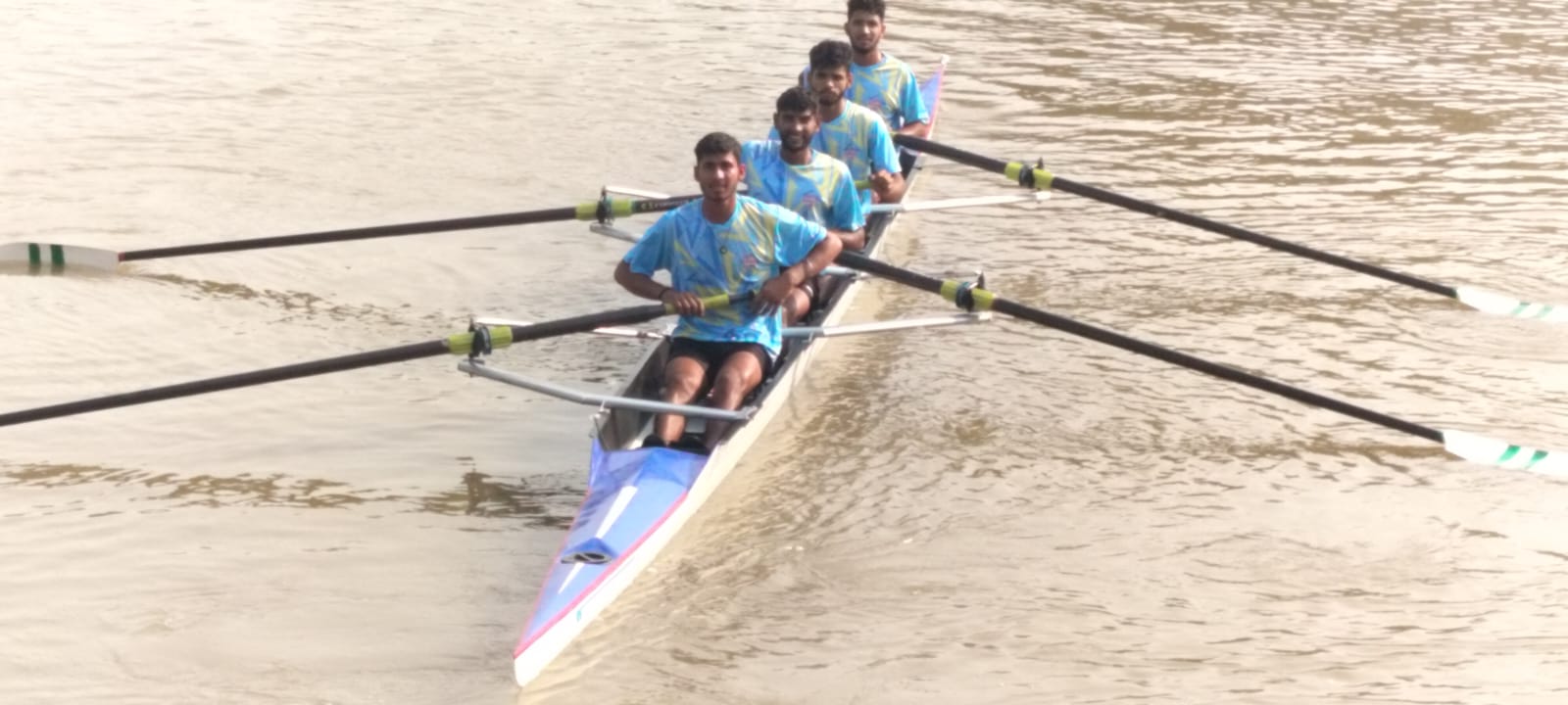 रोइंग में मध्य प्रदेश काे स्वर्ण पदक।