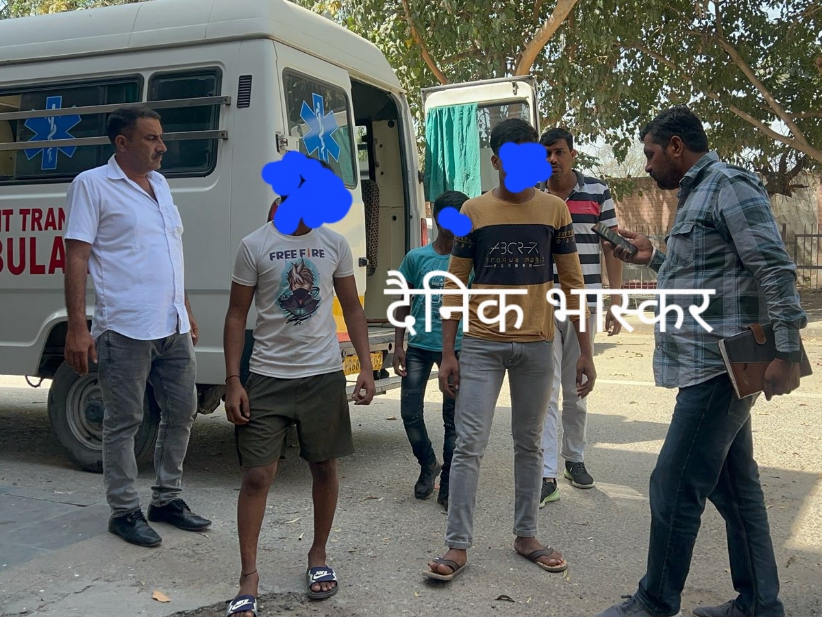 बच्चों को अस्पताल ले जाती टीम।