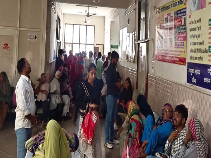 जींद के सिविल अस्पताल में जांच और उपचार के लिए पहुंचे मरीज।