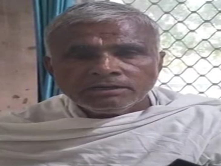 सिविल अस्पताल में घटनाक्रम के बारे में बताता राजेंद्र।